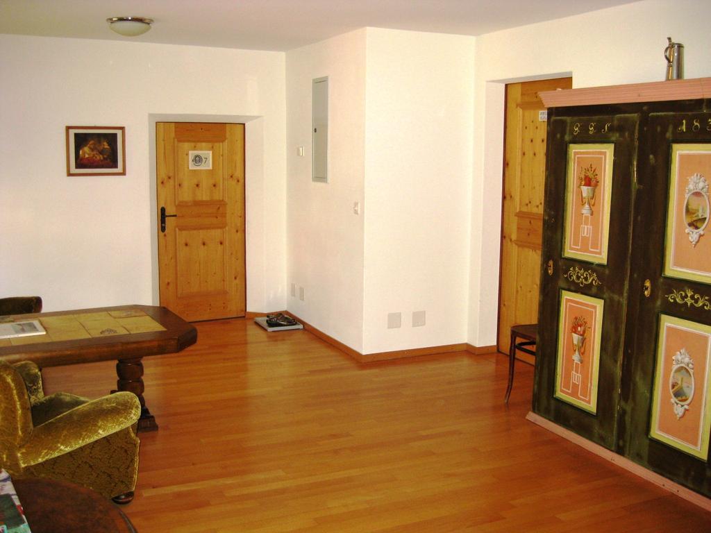 Pensiun Garni Plaz Hotel Scuol Exterior photo